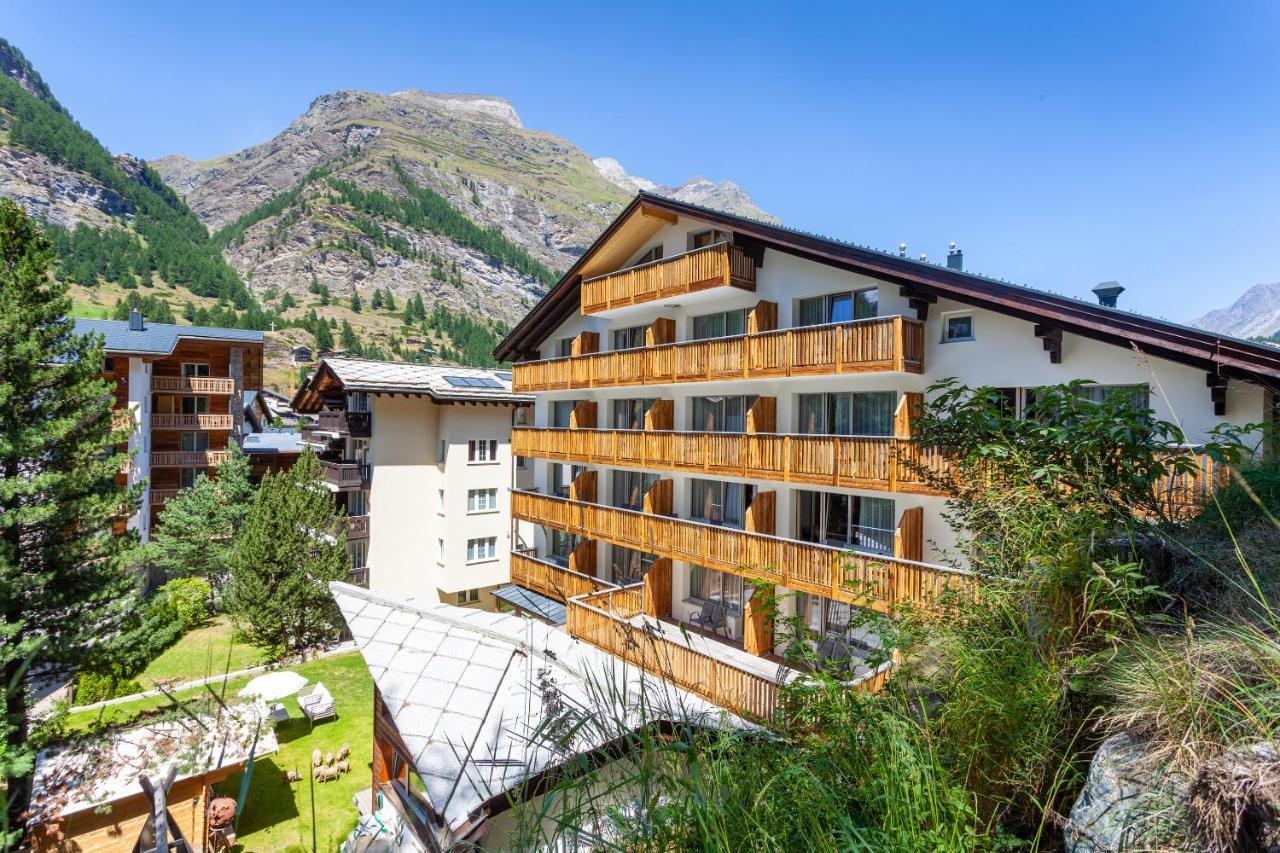 Hotel Jaegerhof Zermatt Exterior photo